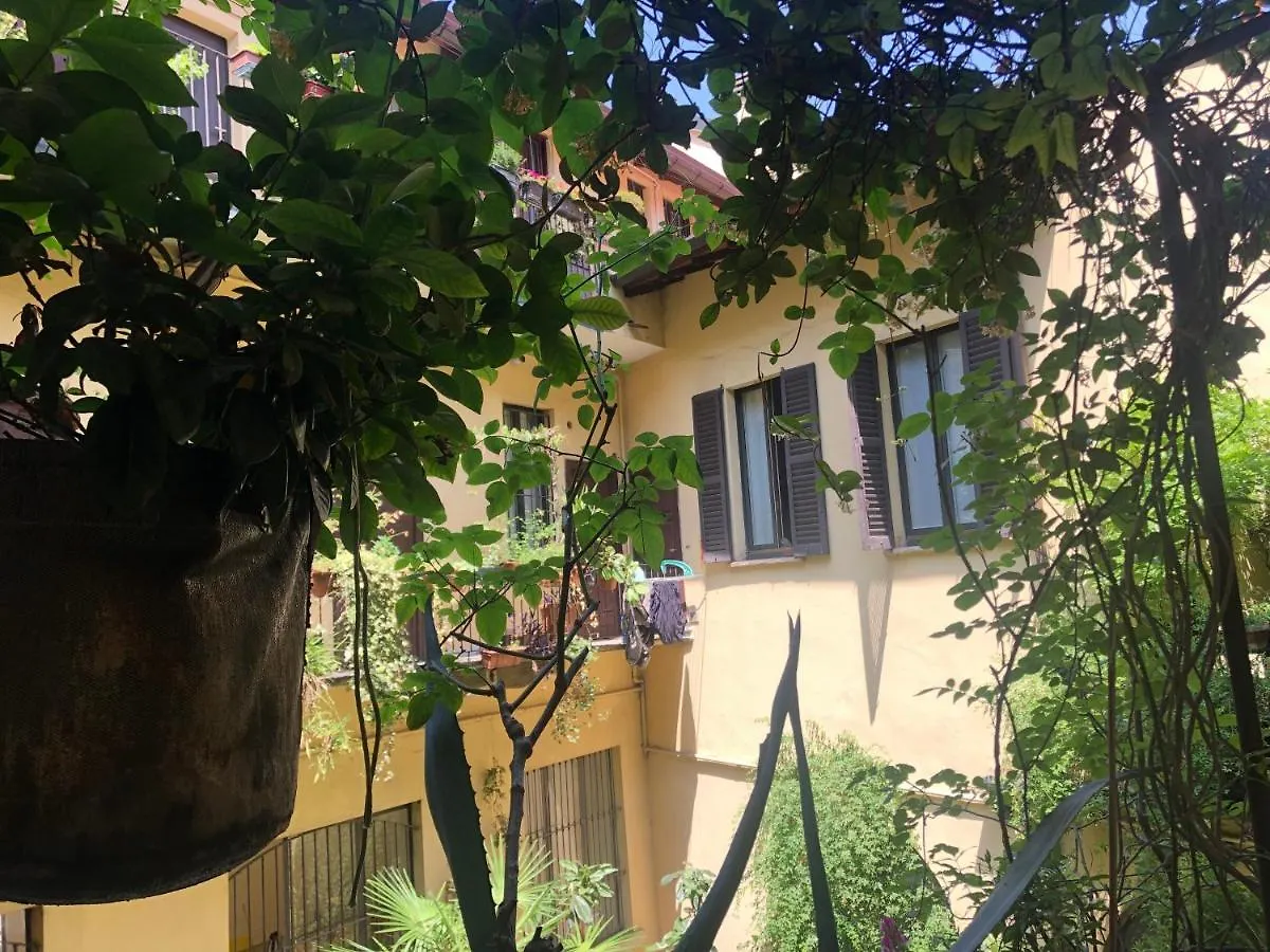 Il Tetto Fiorito Dell'Isola Apartment Milan 0*,  Italy